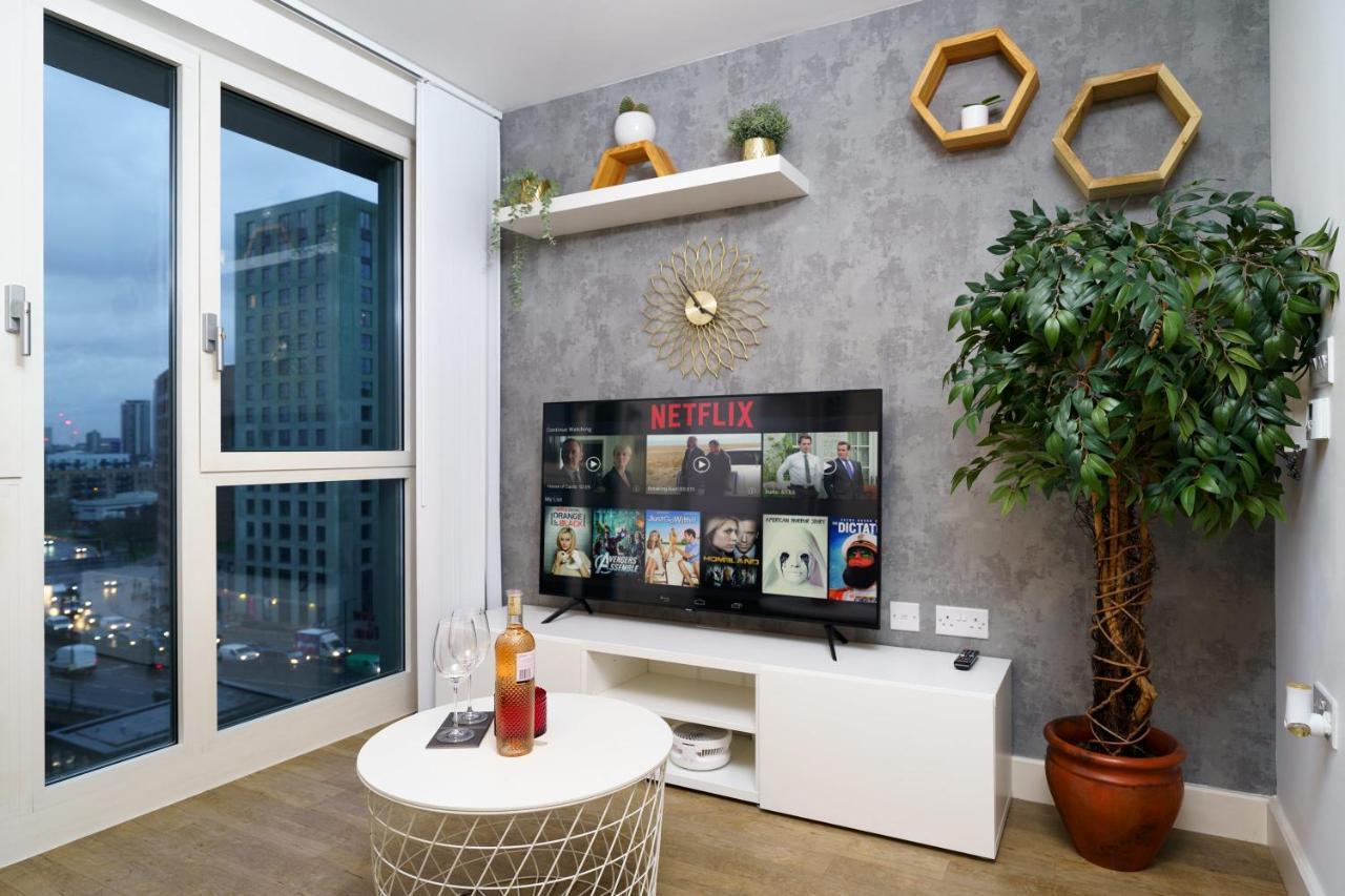 Appartamento Stylish Fully-equipped One Bedroom With Extra Sofa Bed, Free Secure Parking, Onsite Gym, 24hr Security & Concierge